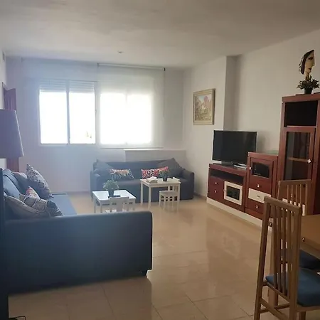 Grande En El Puerto Marina Del
